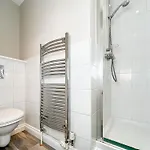 York Place Mews - 2 Bed 2 Bath Free Parking アパート