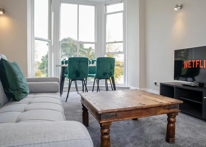 York Place Mews - 2 Bed 2 Bath Free Parking شقة *